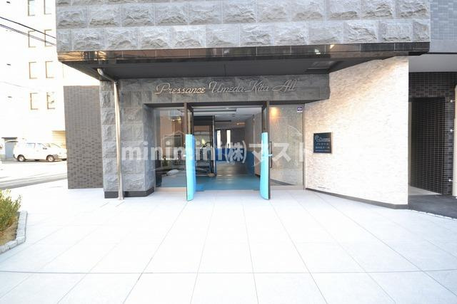 プレサンス梅田北オールのエントランス