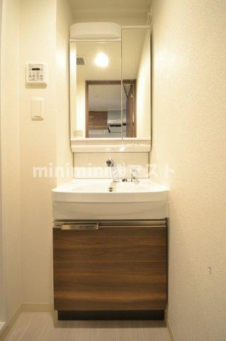 プレサンス梅田北オールの洗面所