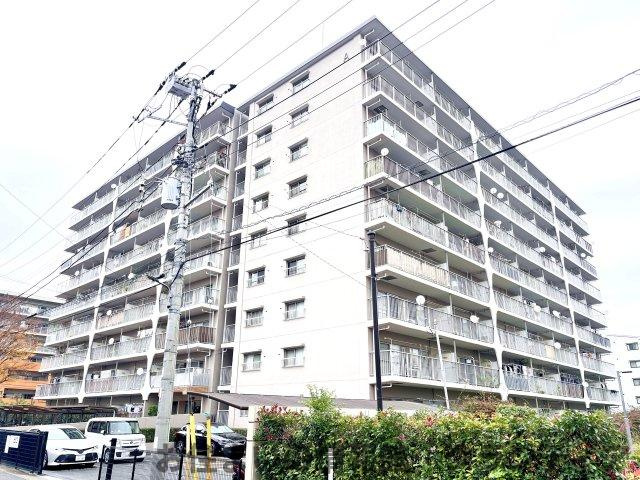 ローズタウン草加A棟の外観|ドキドキの新生活も、安心してスタート。ぴったりの住まいを見つけませんか？クランディアが一緒に住まい選びをサポートします‼　まずは、お気軽にお問合せください　＃クランディア