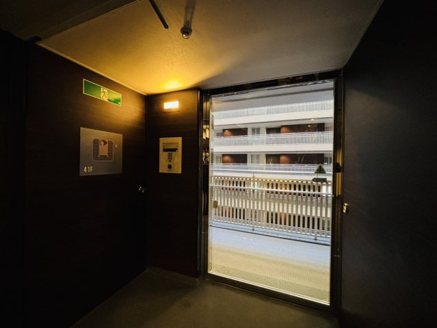 41階エレベーターホール。各フロアにオートロック有