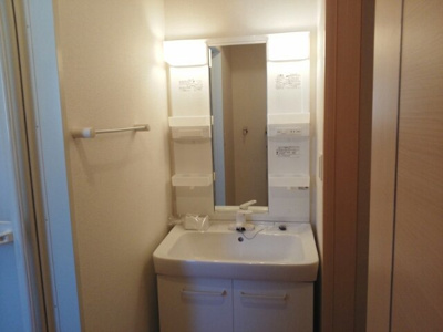 【洗面所】 | グランドゥール　ソフィア　Ⅱ | 使いやすい洗面所です