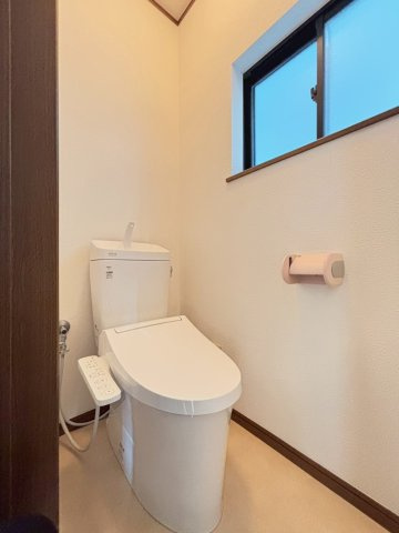 和泉市肥子町2丁戸建のトイレ
