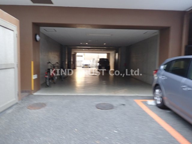 プリマヴェーラ天満の駐車場|駐車場があるので、車を買う予定の方も安心です