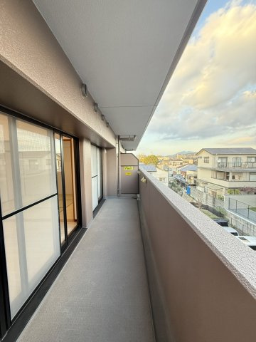 ライオンズマンション伏見のバルコニー|東向きバルコニーです。