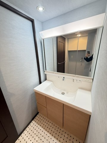 ライオンズマンション伏見の独立洗面台|独立洗面台です。