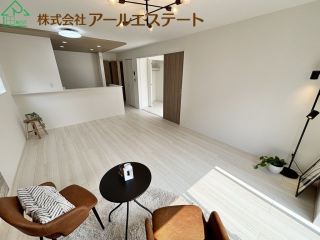 高砂市高砂町東宮町　山陽電鉄「高砂駅」徒歩18分の居間・リビング