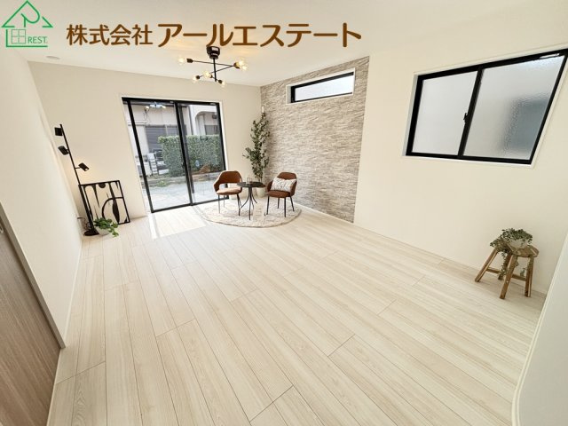 高砂市高砂町東宮町　山陽電鉄「高砂駅」徒歩18分の居間・リビング