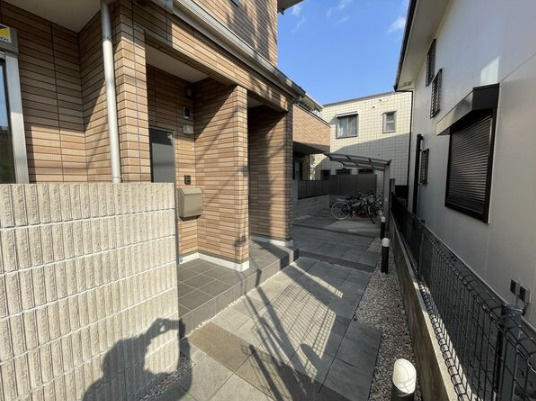 フェリーチェ北青木のエントランス