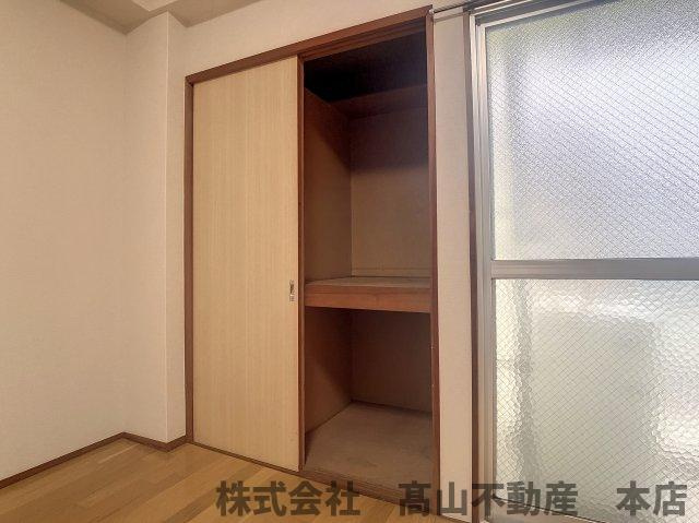 ゼフィール教育大前の収納