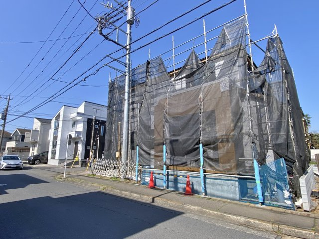 東村山市諏訪町1丁目 限定1棟の外観|土地面積45坪　日当り良好な東南角地　
LDK19.9帖　WIC・SIC付き　カースペース2台(車種による)
ゆとりある邸宅が誕生　限定1棟
