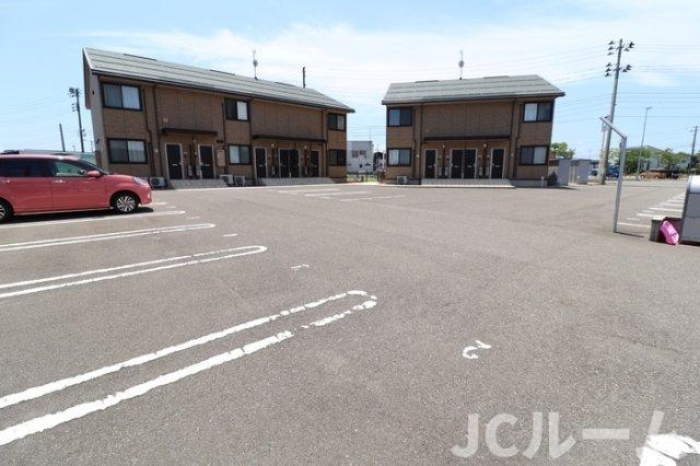 グランツ Bの駐車場