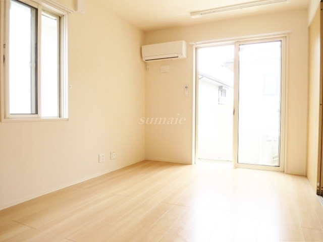 アヴェニールの居間・リビング|二面採光の明るいお部屋の☆