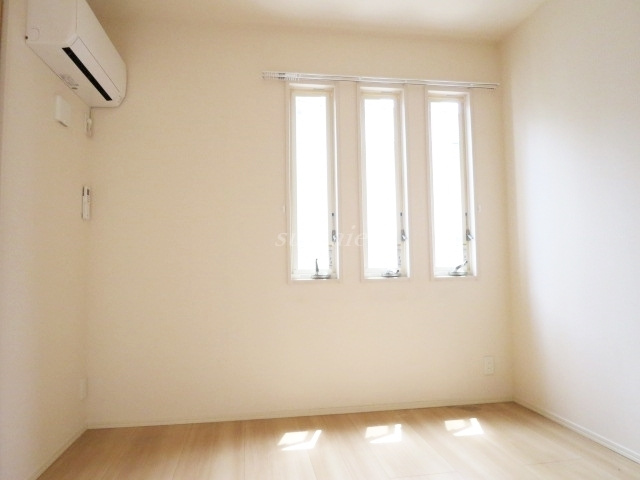 アヴェニールの寝室|4.6帖の洋室です☆