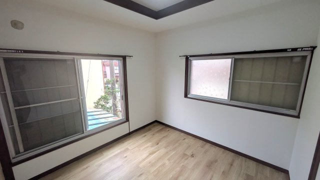 大楽寺町２６２－２０貸家の洋室|広々とした洋室です