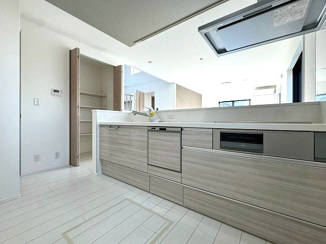 【キッチン】 | 福津市津屋崎1丁目戸建 | 食洗機付です。