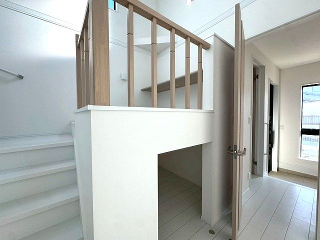 【その他】 | 福津市津屋崎1丁目戸建 | リビング横のスキップフロア部分。下は収納スペースになっています。お子様の遊び場としても！