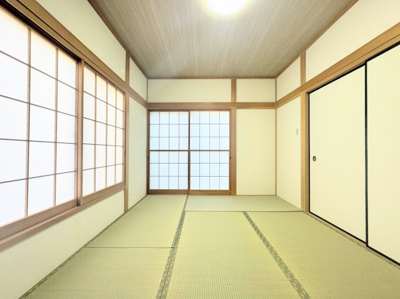 【和室】 | ◆緑区いぶき野　中古戸建◆ | ◆柔らかい陽光が差し込む明るいお部屋を演出する設計。彩光の取れる窓が気持ちの良いお部屋を創り上げます。