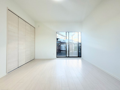 【洋室】 | ◆横浜市緑区いぶき野中古◆ | ◆子どものスタディ空間として、あるいは書斎やホビールームとして生活スタイルに合わせて使えるプライベートルーム。居心地のいい落ち着いたインテリアが似合います。