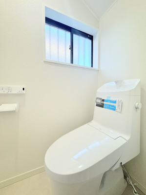 【トイレ】 | ◆横浜市緑区いぶき野中古◆ | ◆清潔感のある白を基調とした落ち着ける空間。