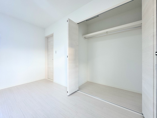 【収納】 | ◆緑区いぶき野　中古戸建◆ | ◆暮らし心地を大きく左右する収納を、適材適所に配置し使い勝手を考慮しました。空間を余すところなく有効利用した収納は生活空間をより上質なものにしてくれるでしょう。