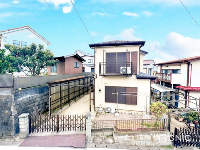 【外観】 | ◆横浜市緑区いぶき野中古◆ | ◆爽やかな青空の下に贅沢なほどに降り注ぐ陽光、豊かな居住性と、クオリティが見事に調和した住空間は、住まうことの喜びを感じさせてくれます。ゆとりある広い敷地で開放的なお住まいです。