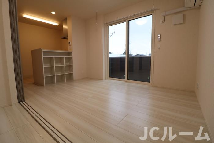 サニーガーデンの居間・リビング