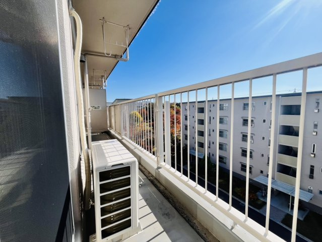 新多聞第2住宅102号棟のバルコニー