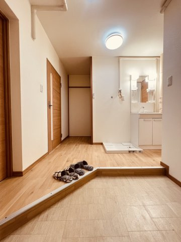 新多聞第2住宅102号棟の玄関