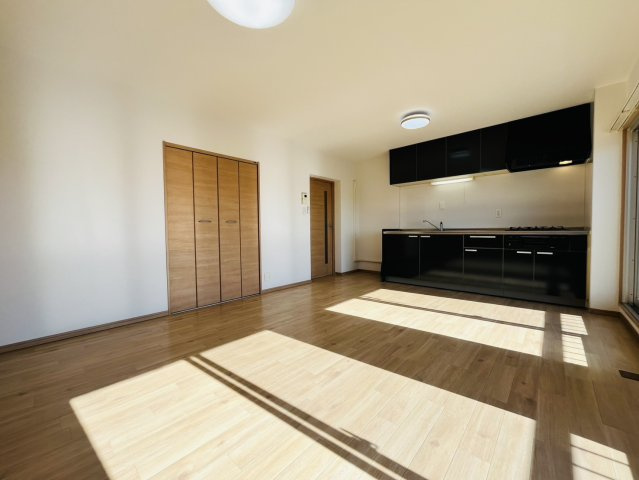 新多聞第2住宅102号棟の居間・リビング