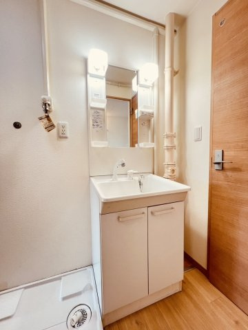 新多聞第2住宅102号棟の洗面所