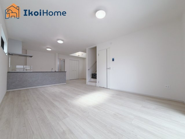 神戸市西区玉津町水谷2期　3号棟　新築戸建の居間・リビング|【ホームページに現地動画掲載中】●年中無休：当日予約可●家具・家電は住宅ローンに組込み可能！