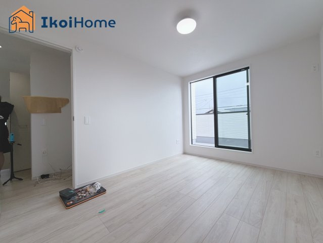 神戸市西区玉津町水谷2期　3号棟　新築戸建の寝室|【ホームページに現地動画掲載中】●年中無休：当日予約可●注意。カーテン・カーテンレール付いていません