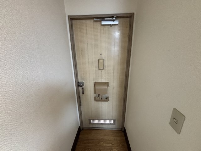 ファミール清水の玄関