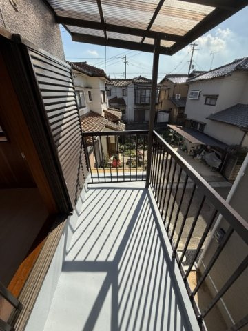 野口町良野戸建てのバルコニー|お洗濯にも便利なバルコニー付き