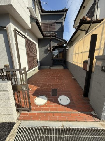 野口町良野戸建ての駐車場|小型車1台駐車できます