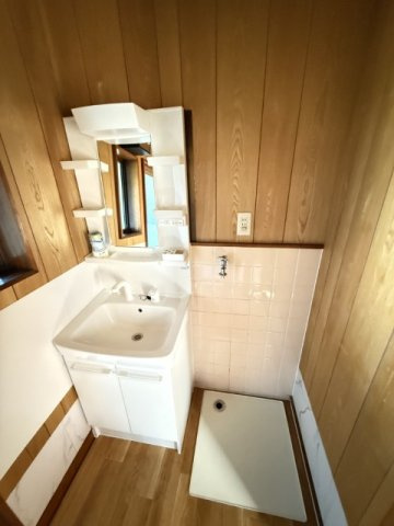 野口町良野戸建ての洗面所|脱衣スペースもあります