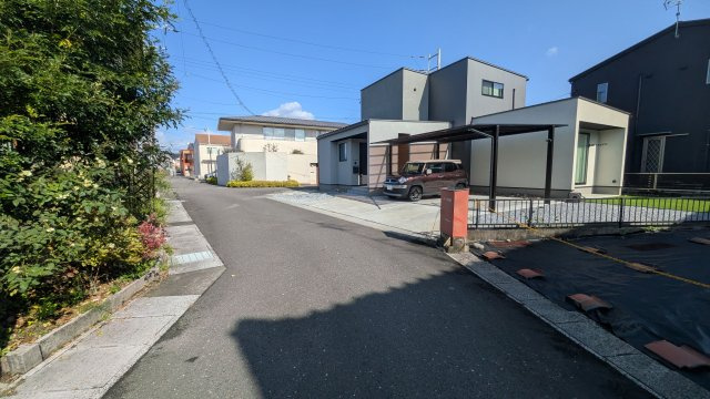 土地　仏生寺の前面道路含む現地写真