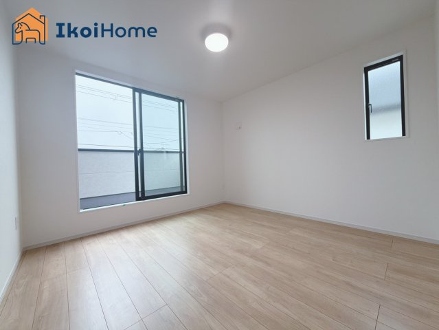 神戸市西区玉津町水谷2期　2号棟　新築戸建の寝室|【ホームページに現地動画掲載中】●年中無休：当日予約可●全居室ペアガラス標準装備。