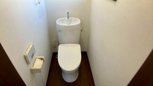 広島市中区吉島新町２丁目　中古一戸建てのトイレ