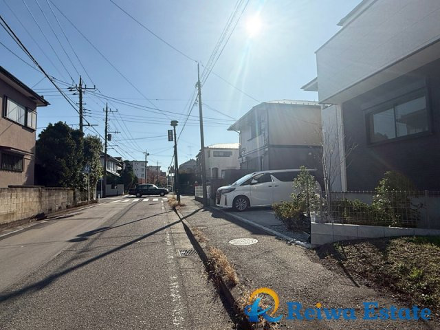 新築戸建　藤沢市大庭の前面道路含む現地写真