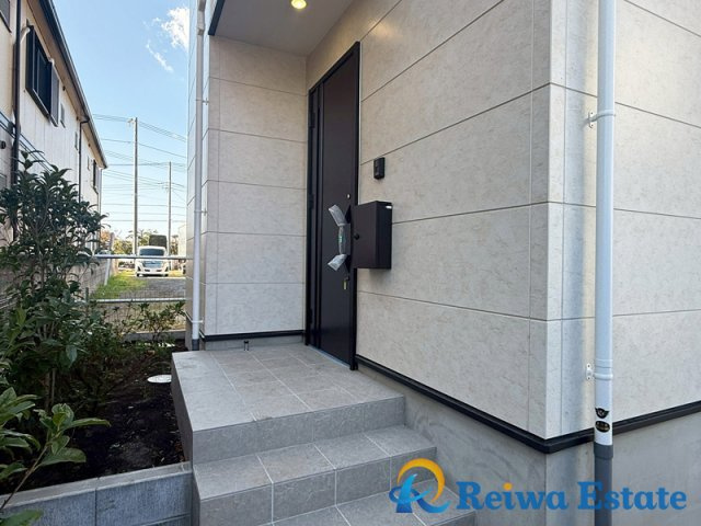 新築戸建　藤沢市大庭の玄関