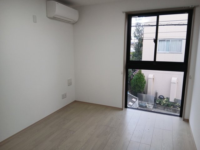 Pine Residence３の居間・リビング|１２月２日撮影