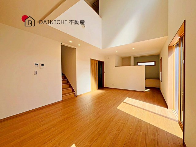【居間・リビング】 | 加須市久下第7期　ワイウッドコート　新築戸建　全10棟　2号棟