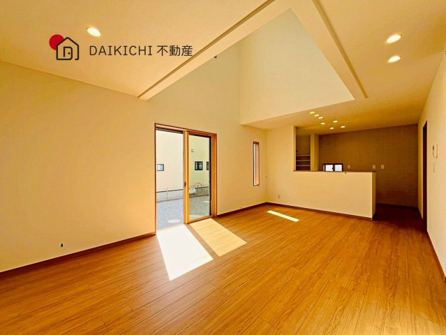 【居間・リビング】 | 加須市久下第7期　ワイウッドコート　新築戸建　全10棟　2号棟