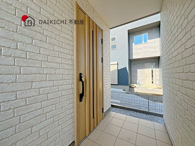 【玄関】 | 加須市久下第7期　ワイウッドコート　新築戸建　全10棟　2号棟