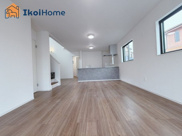 神戸市西区玉津町水谷2期　1号棟　新築戸建の居間・リビング|◆同社施工例◆広々としたLDKは3面採光で明るい団欒スペースとなっております。