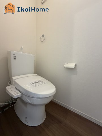 神戸市西区玉津町水谷2期　1号棟　新築戸建のトイレ|【ホームページに現地動画掲載中】●年中無休：当日予約可●ウォシュレット、暖房便座標準装備。