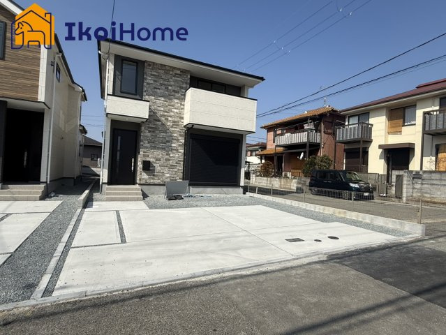 神戸市西区玉津町水谷2期　1号棟　新築戸建の前面道路含む現地写真|●年中無休：当日予約可●1号棟は角地で開放的！陽当り良好！前面道路もゆったりで駐車も安心です！