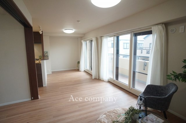 【居間・リビング】 | 西田辺グリーンマンション | 【LDK：約17.3帖】