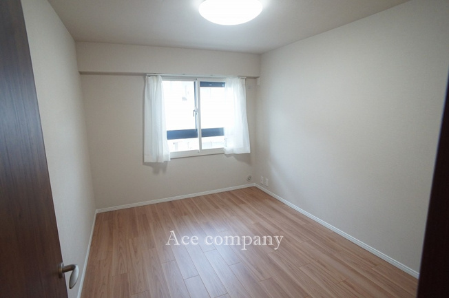 【寝室】 | 西田辺グリーンマンション | 【洋室6帖】窓あり、内窓付きです☆